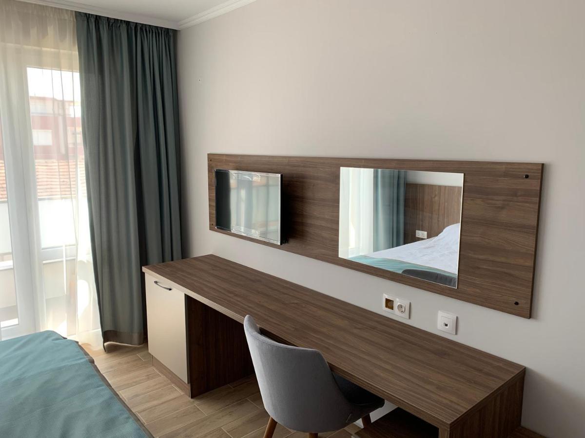 פרימורסקו Cinema Hotel מראה חיצוני תמונה