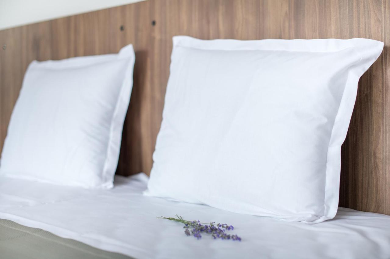 פרימורסקו Cinema Hotel מראה חיצוני תמונה