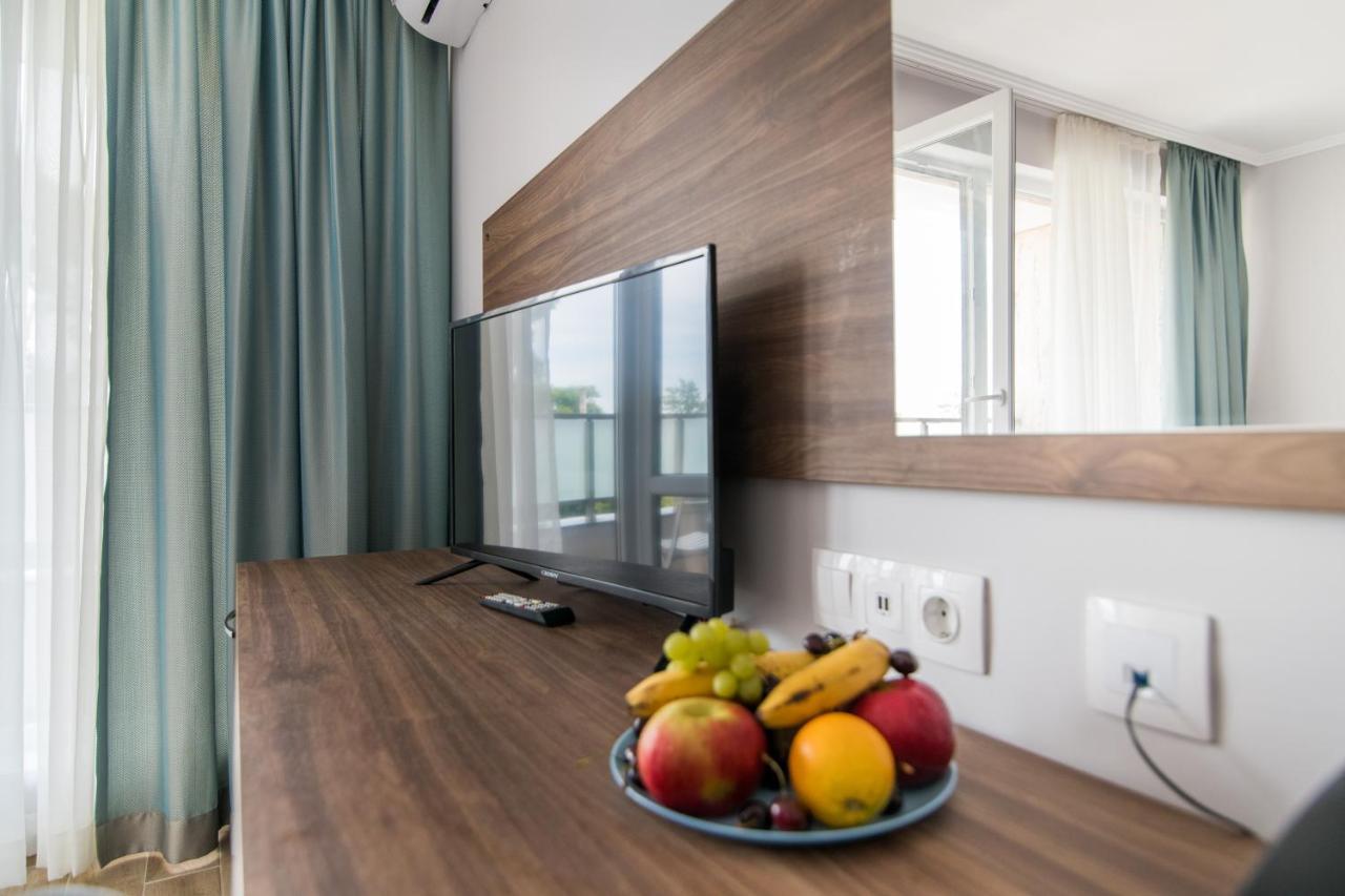 פרימורסקו Cinema Hotel מראה חיצוני תמונה