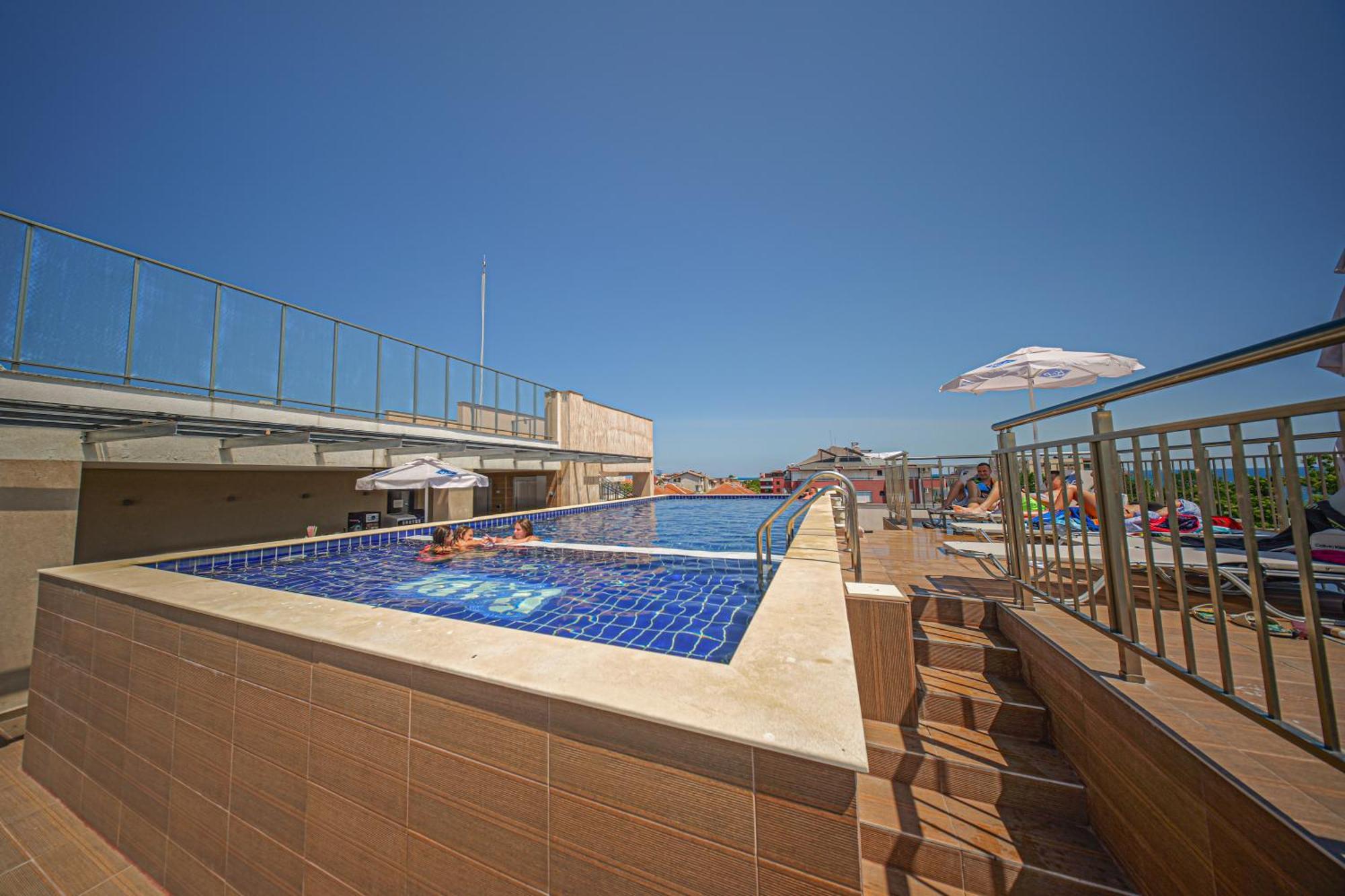 פרימורסקו Cinema Hotel מראה חיצוני תמונה
