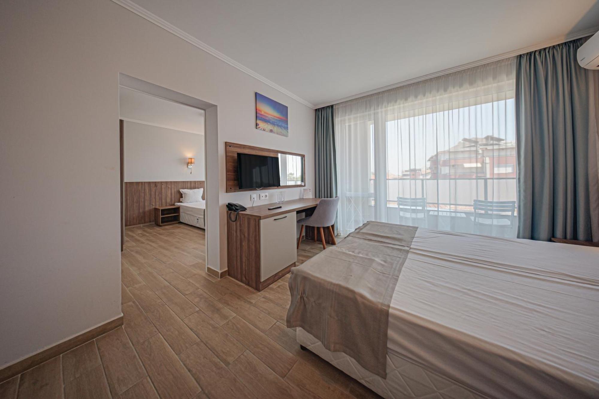 פרימורסקו Cinema Hotel מראה חיצוני תמונה